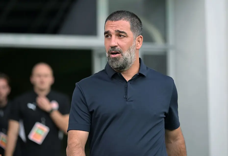 Shakhtar'la ilk resmi maçında ülke gündemine oturan Arda Turan'a "Korkuyor musun?" diye sordular: Net cevap verdi - 4