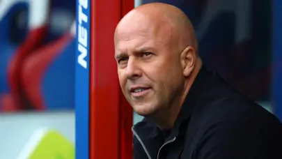 2 isimden mahrum kalacak: Arne Slot takımındaki sakatlıkları açıkladı