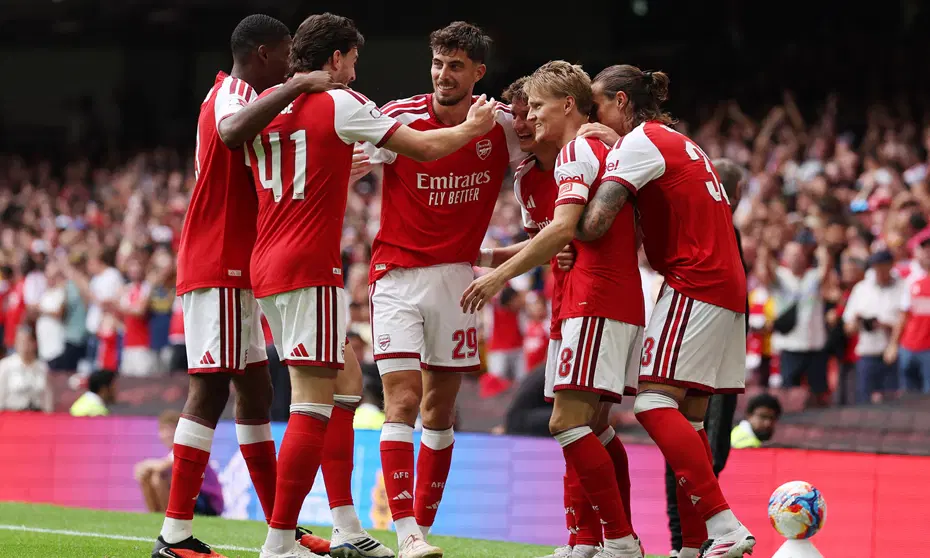 Arsenal, Manchester City'yi sahadan sildi: Sezon açılışında kupayı müzesine götürdü - 2