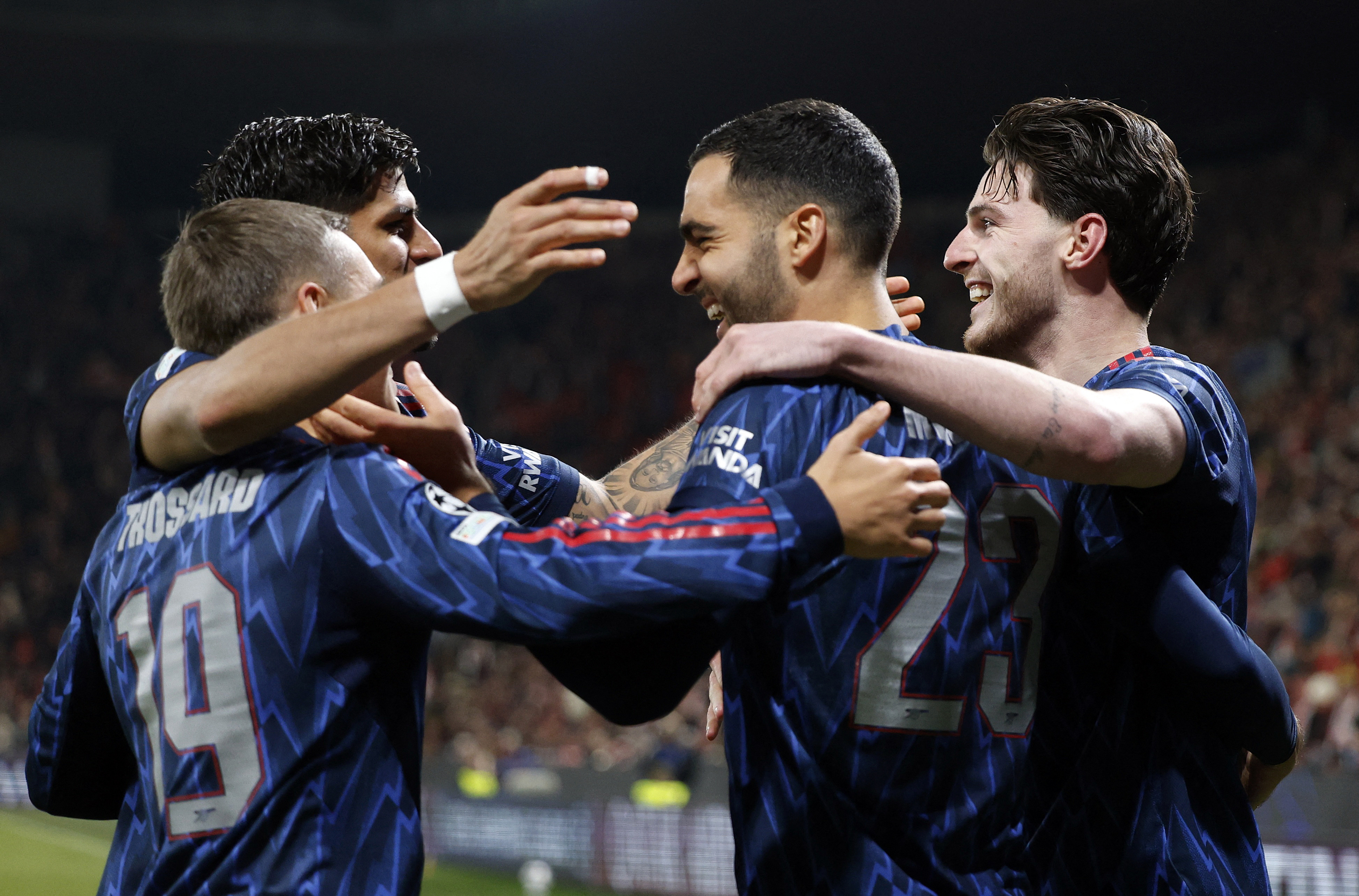 Arsenal güle oynaya zafere koştu