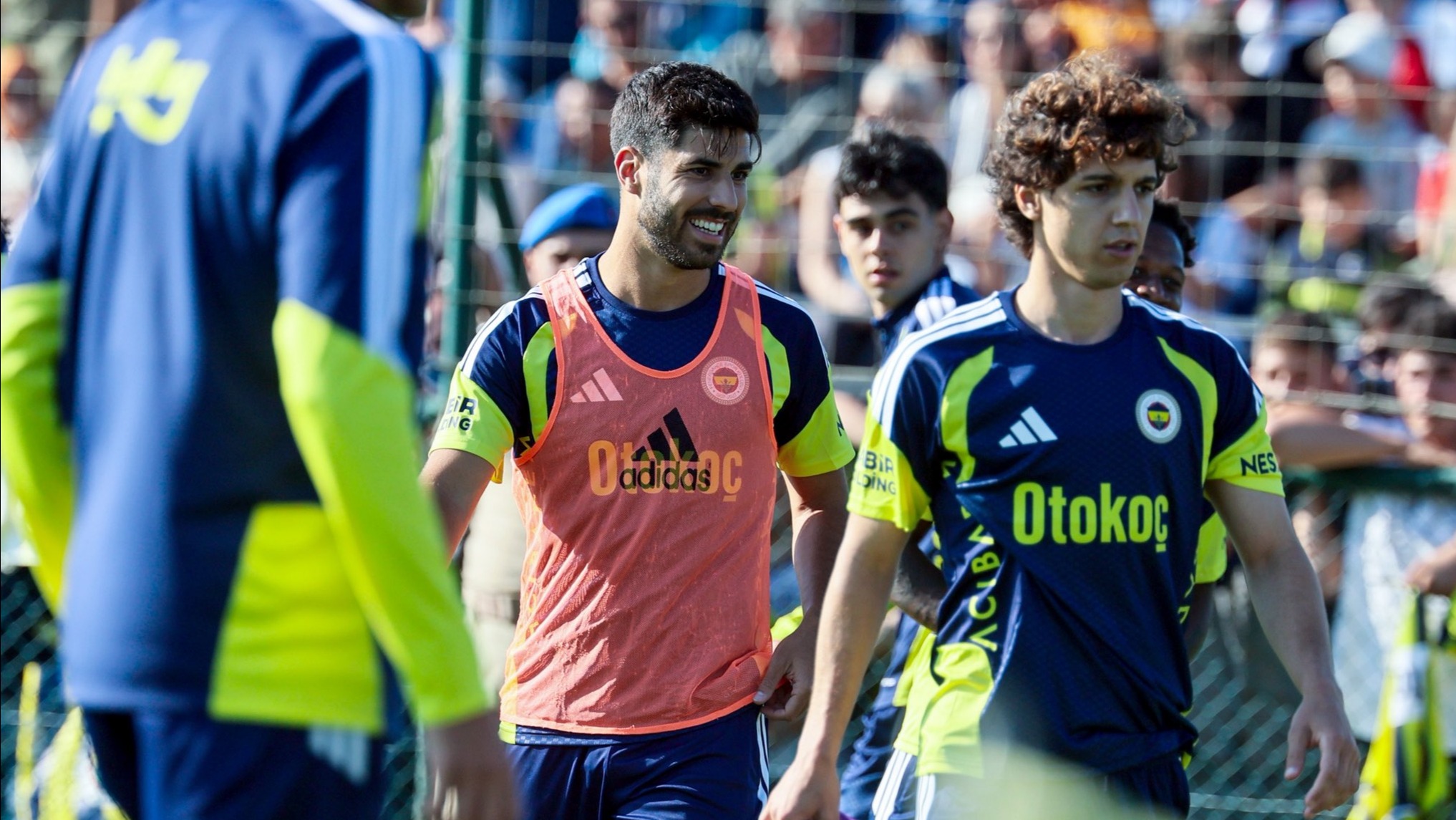 Fenerbahçe'de Topuk Yaylası Mesaisi: Ayaklar Topla Tanıştı, Kalpler Umutla Doldu!