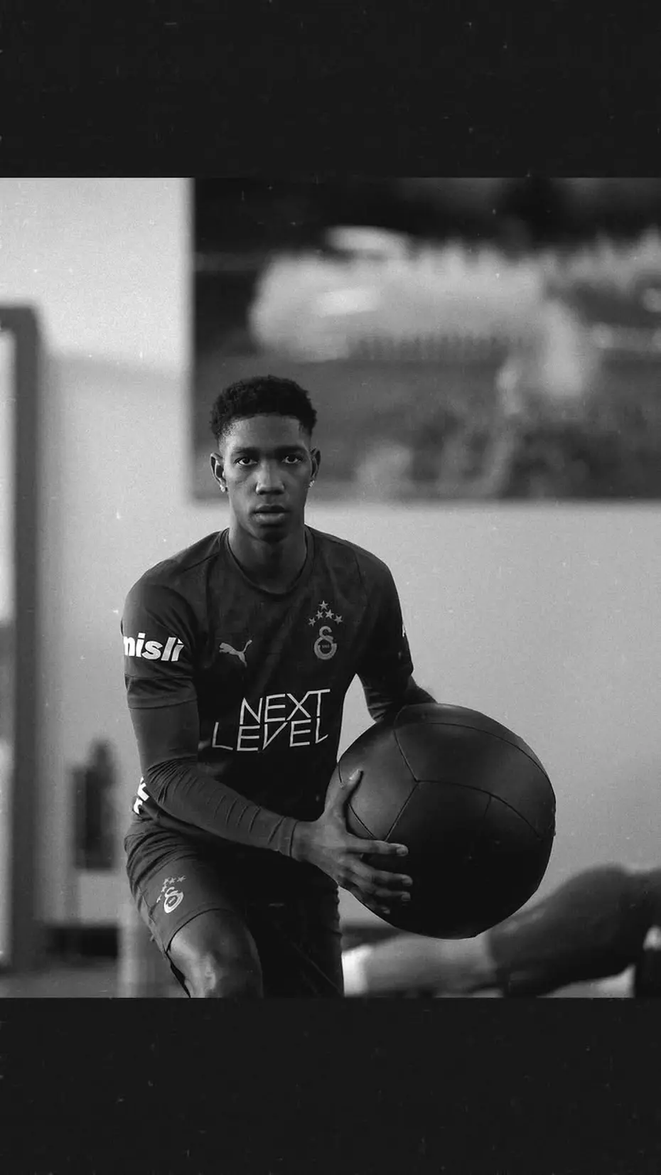 Asprilla'dan bir paylaşım daha geldi! Tepkiler üzerine apar topar silmişti - 7