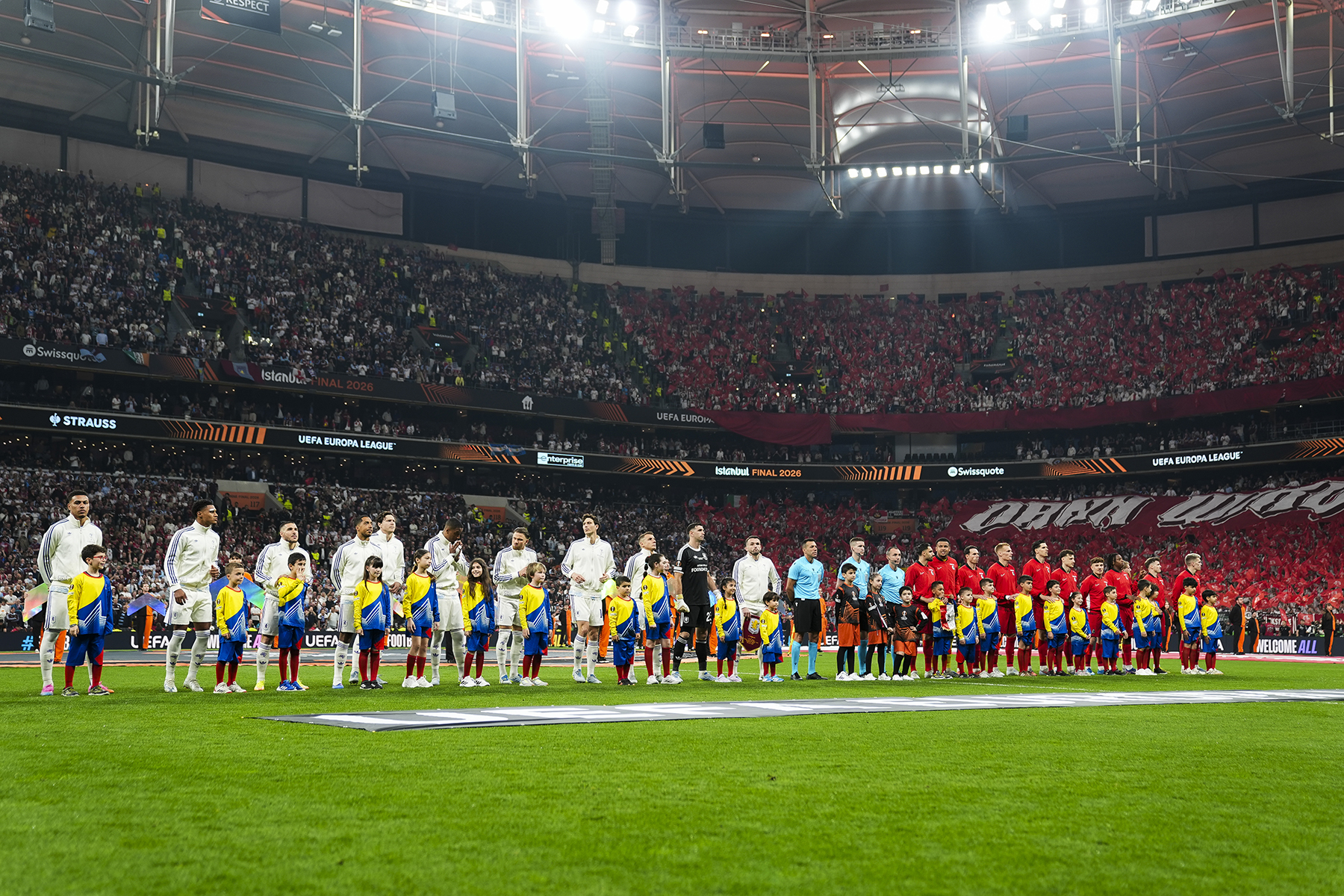 UEFA Avrupa Ligi finalinde şok gerçek maç sonrası ortaya çıktı! Kırık parmakla oynamış
