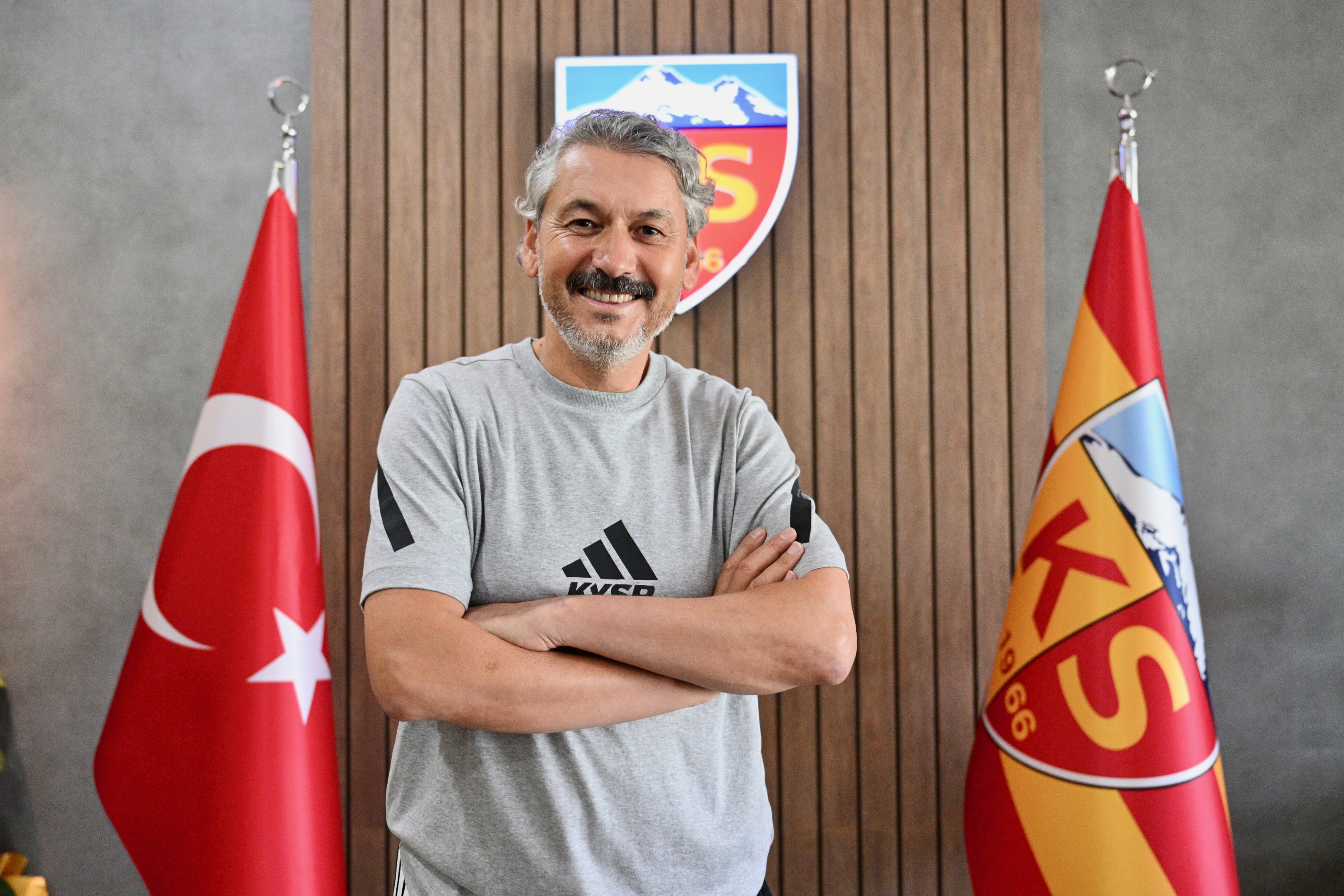 Kayserispor Lige Uçarak Başladı, Atila Hoca 'Yol Çok Uzun' Diyerek Frene Bastı: N'oluyo Hocam?