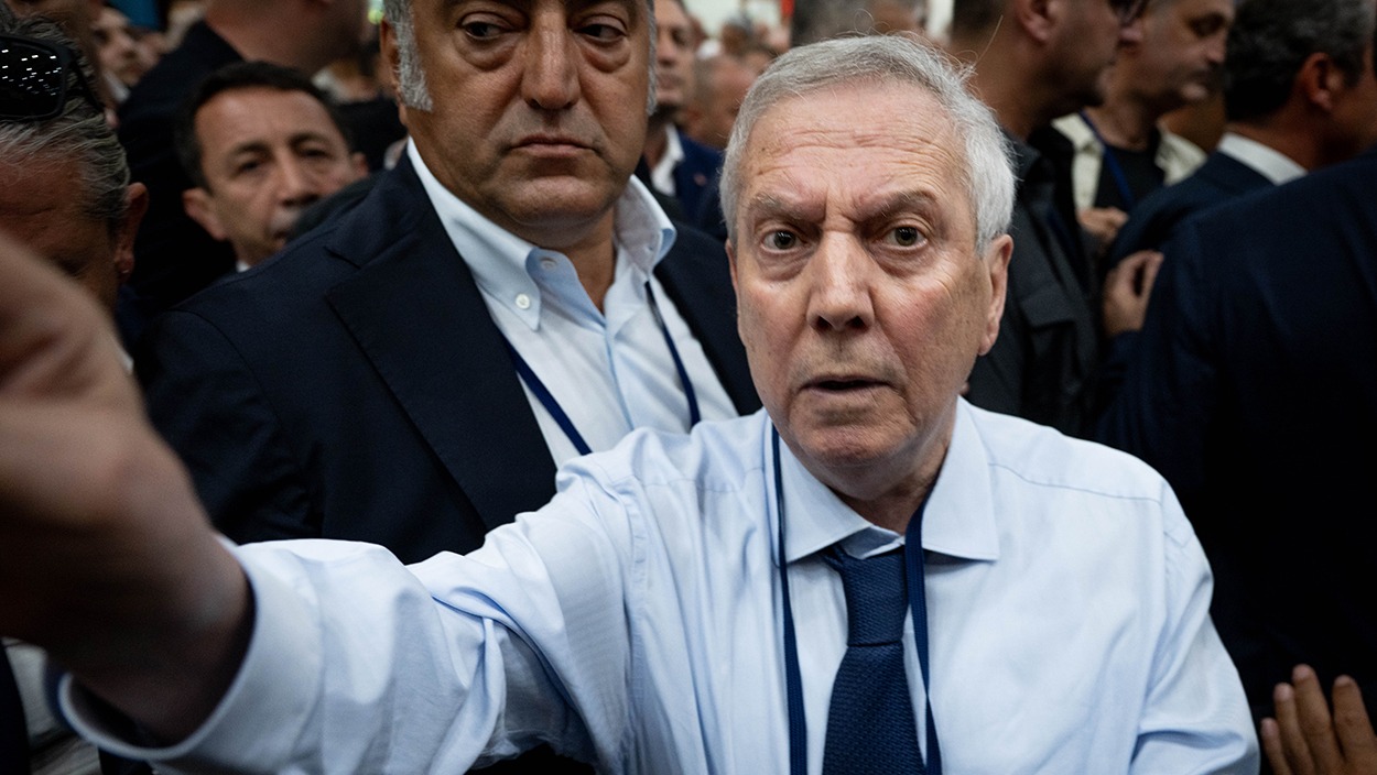 Aziz Yıldırım çılgına döndü, tarihi toplantıya damga vuran an: "Seni çok kötü yaparım"