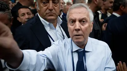 Aziz Yıldırım çılgına döndü, tarihi toplantıya damga vuran an: "Seni çok kötü yaparım"