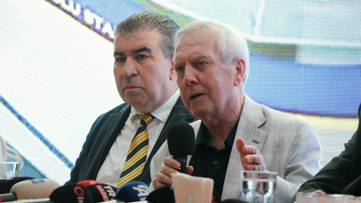 Aziz Yıldırım'dan Fenerbahçe'de Barış Rüzgarları: 'Adaylar El Ele, Çaylar Şirketten!'