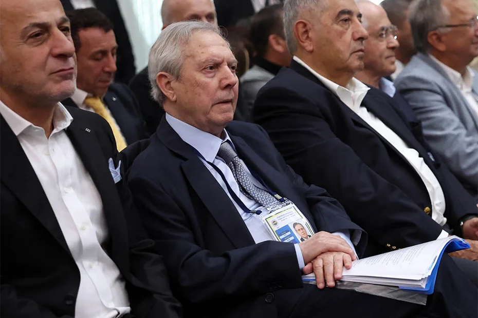 Aziz Yıldırım kürsüde söyleneni duyunca çılgına döndü: Yerinden kalktı, ortalık bir anda karıştı - 1