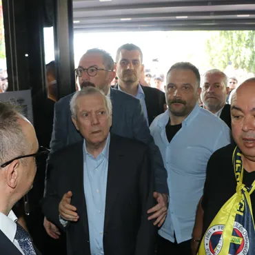 Aziz Yıldırım, taraftarlarla bir araya geldi