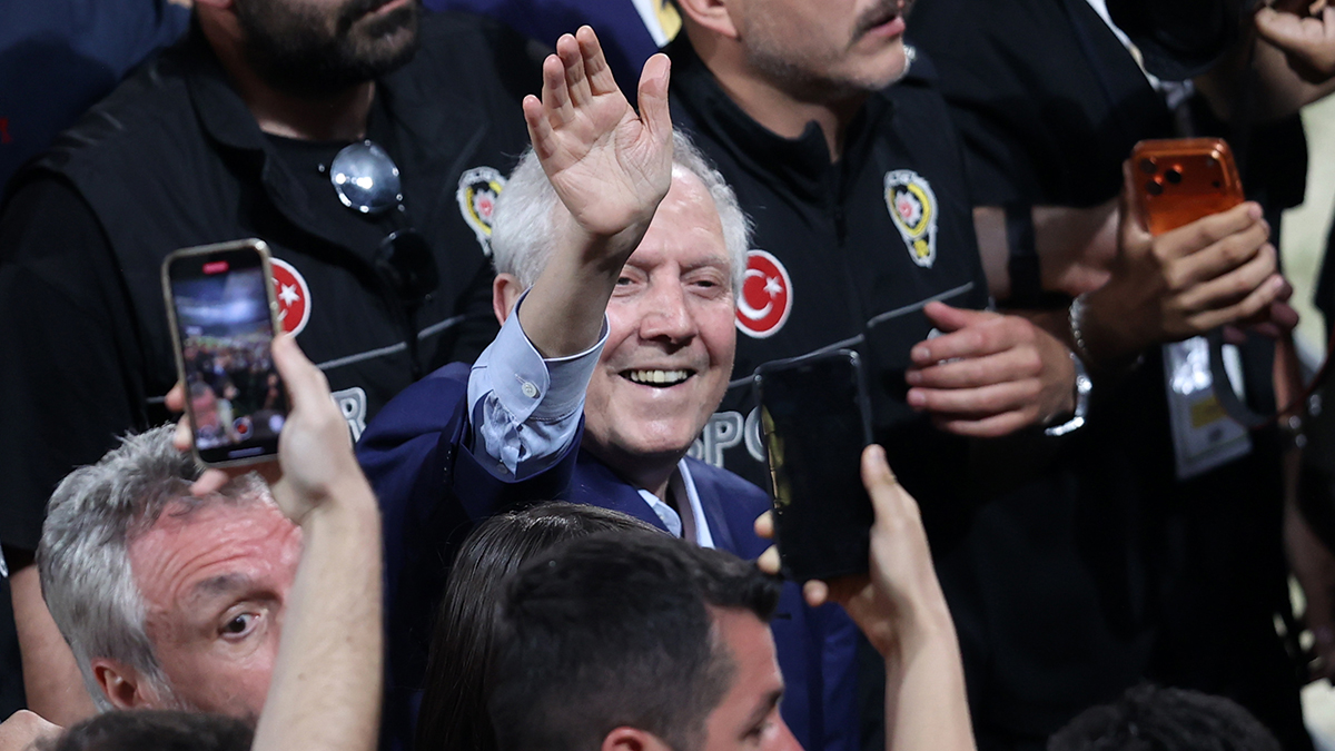 Aziz Yıldırım 4 teknik direktör adayı arasından seçimini yap
