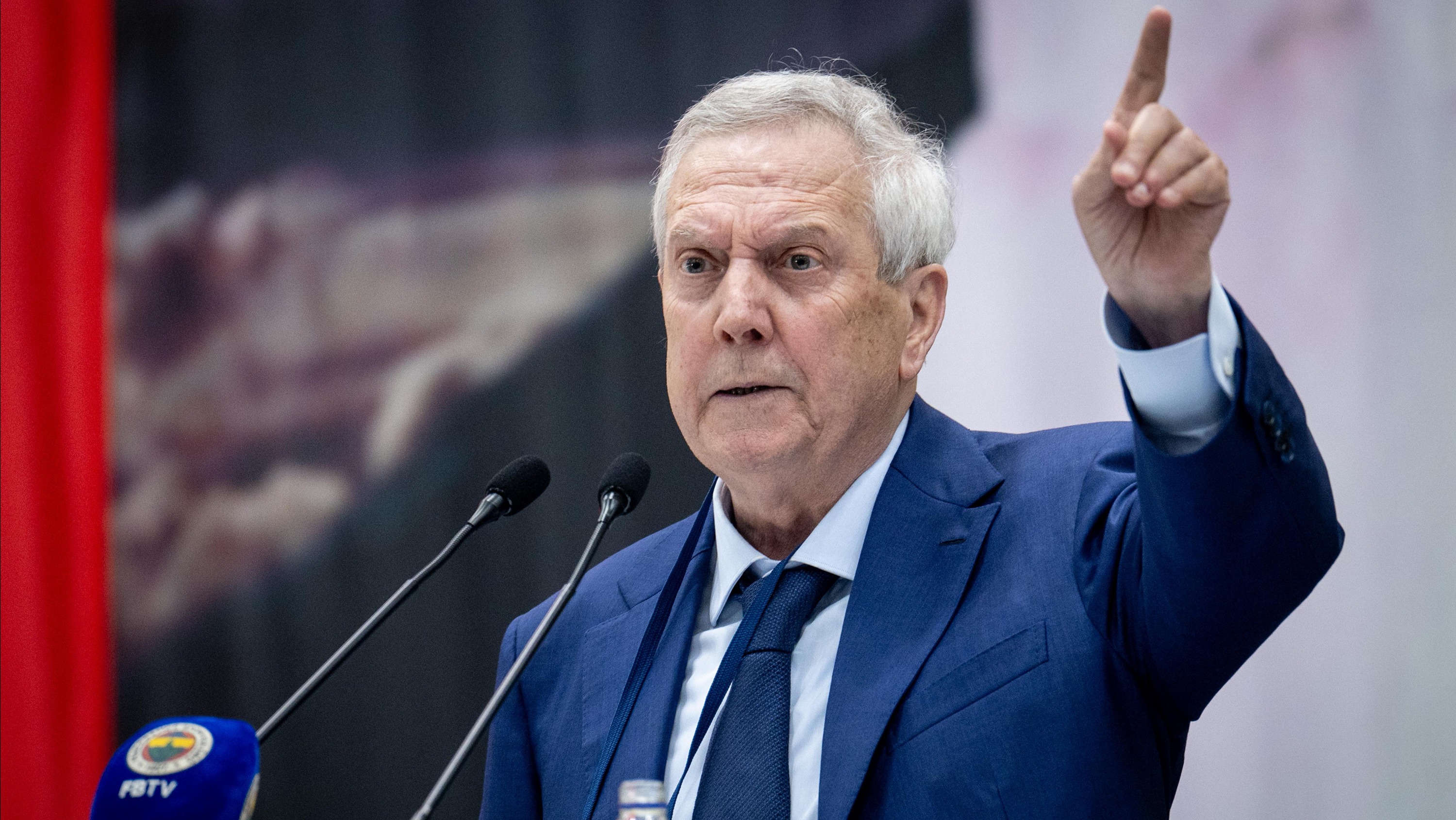 Beklenen Transfer Yattı: Aziz Yıldırım Adaylıktan Çekildi!