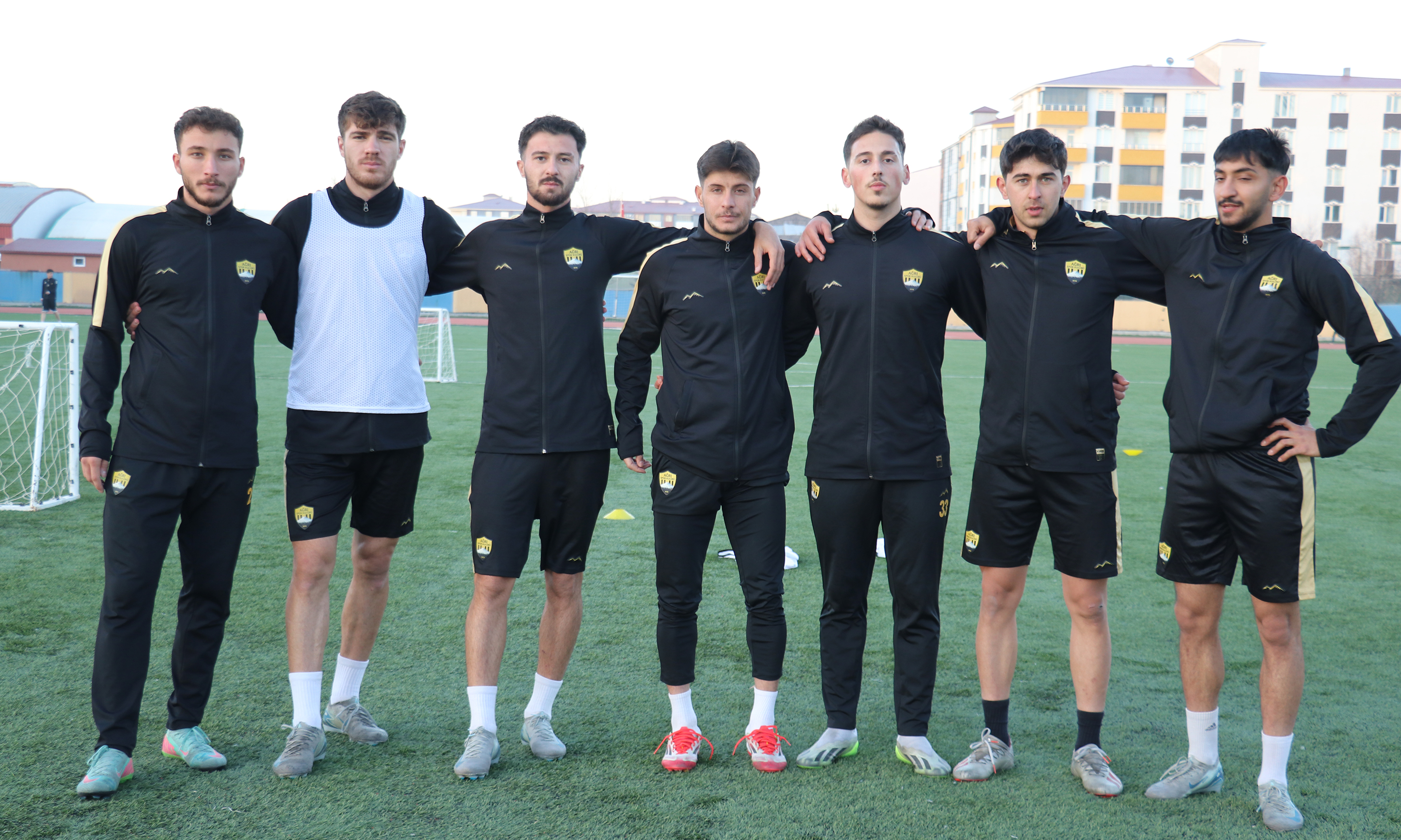 Bahis soruşturmasında 17 futbolcu ceza aldı, kulüp 7 futbolcuyla maçlara hazırlanıyor