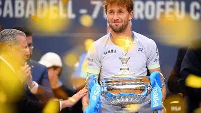 Tsitsipas'ı yenen Casper Ruud, Barcelona'da zafere ulaştı