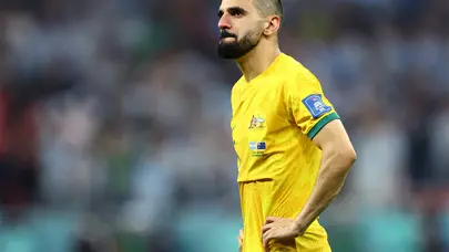 "Van Aanholt'un yerine Aziz Behich"