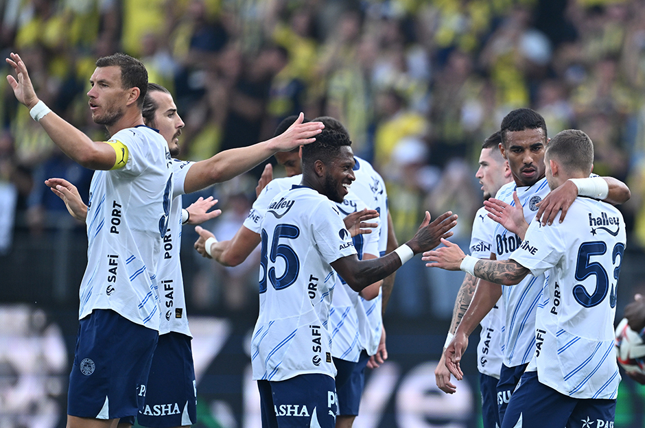 Fenerbahçe'den hazırlık maçında görkemli galibiyet