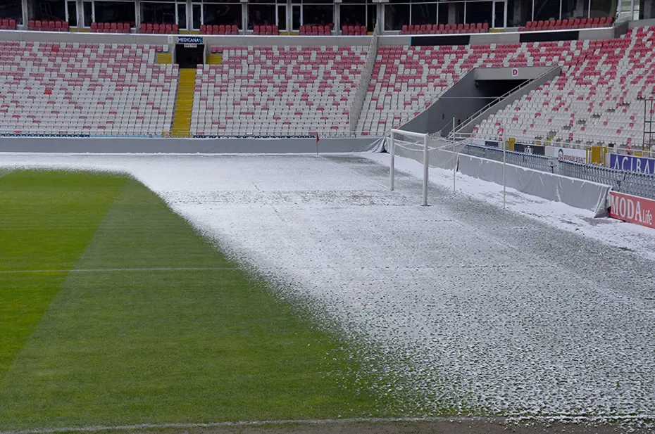 Sivasspor - Fenerbahçe maçı öncesi zeminin son durumu: Hava eksi 14 derece - 2 Sivasspor - Fenerbahçe maçı öncesi zeminin son durumu: Hava eksi 14 derece - 2