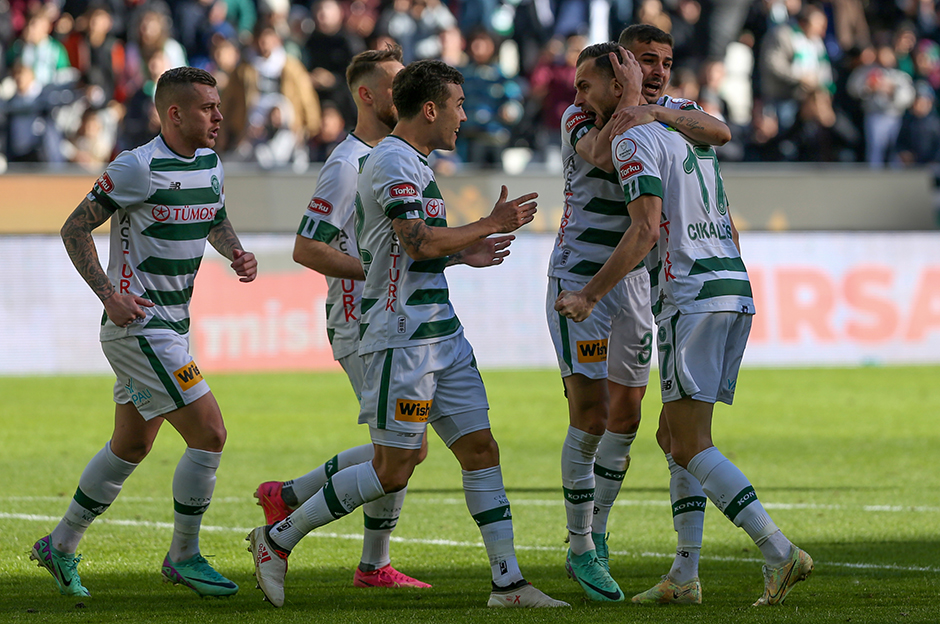 Konyaspor, Cikalleshi'nin dublesiyle kazandı