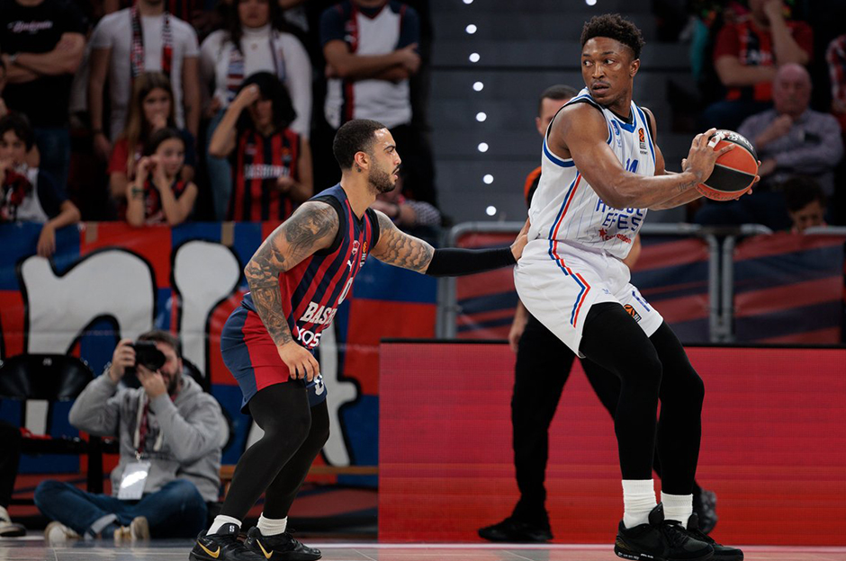Anadolu Efes'ten Baskonia deplasmanında zafer