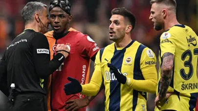 Dev derbideki pozisyon için Trio ekibi hemfikir oldu: "Net penaltı"