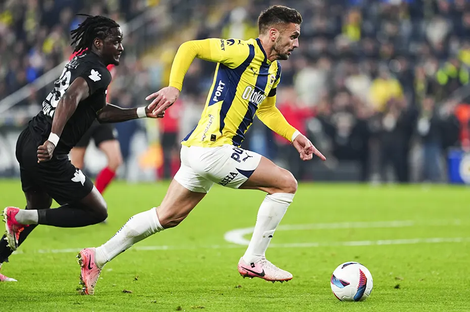 Trio ekibi noktayı koydu: 2 kırmızı kart ve penaltı kararı doğru mu? - 3 Trio ekibi noktayı koydu: 2 kırmızı kart ve penaltı kararı doğru mu? - 3