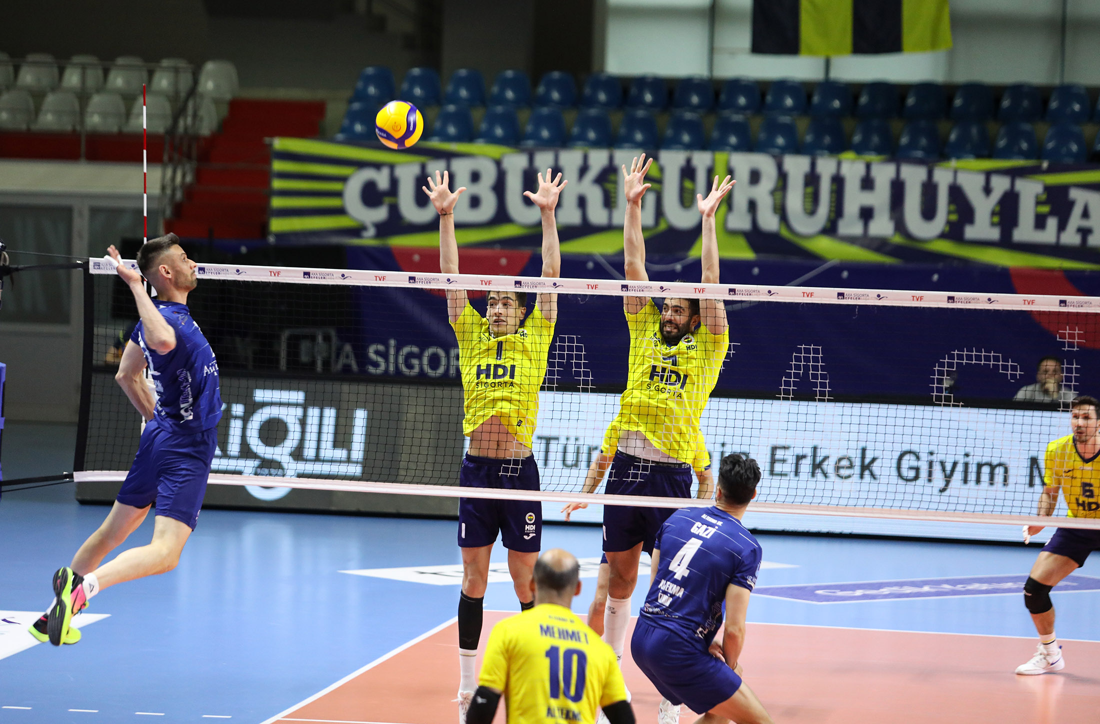 Efeler Ligi | Fenerbahçe 3 - 0 Altekma (Puan durumu, Fikstür)