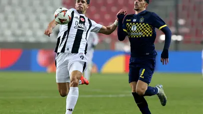 Beşiktaş'ta sakatlık: Maça devam edemedi