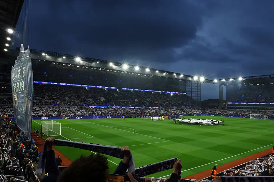 Şampiyonlar Ligi gecesi inanılmaz hatayla başladı: Futbolcular kulaklarına inanamadı - 3