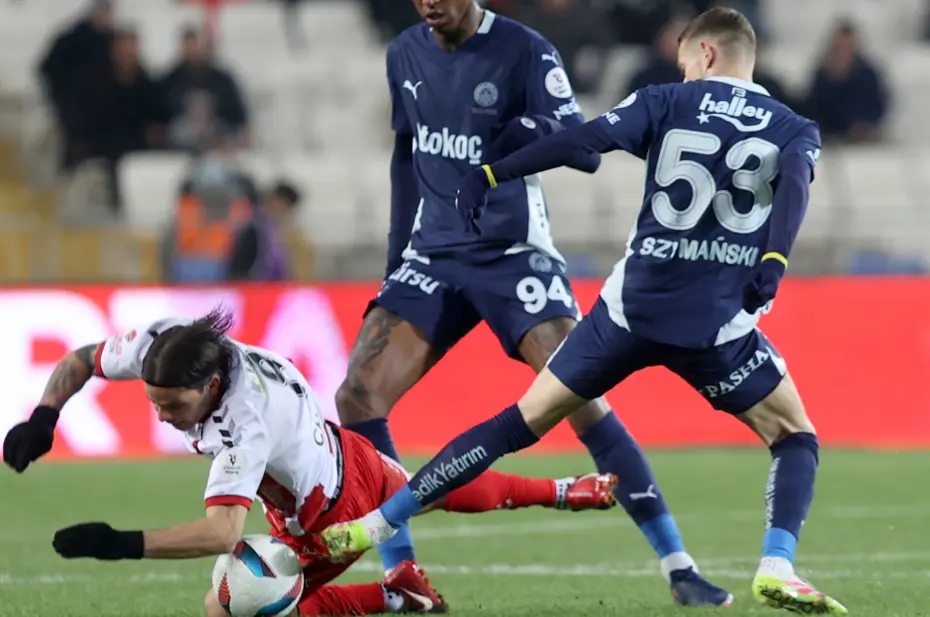 Fenerbahçe ile tüm ipleri koparıyor: Eyüp maçında yaşadıkları son nokta oldu - 2