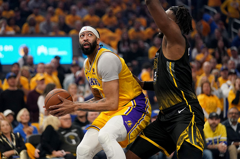 Anthony Davis 186 milyon dolar karşılığında 3 yıl daha Los Angeles Lakers'ta