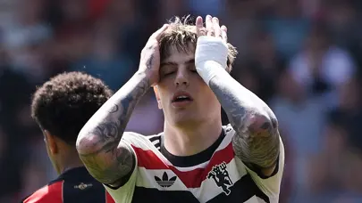 Manchester United umut vermiyor: 90+6'da 1 puanı kurtardı Manchester United umut vermiyor: 90+6'da 1 puanı kurtardı