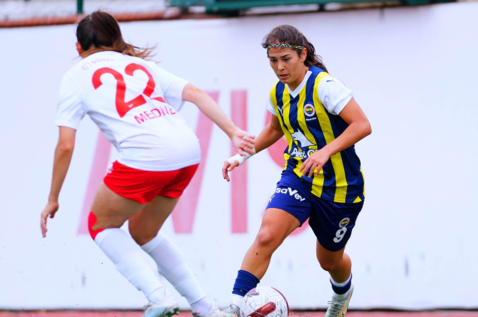 Fenerbahçe erteleme maçında tek golle yenildi