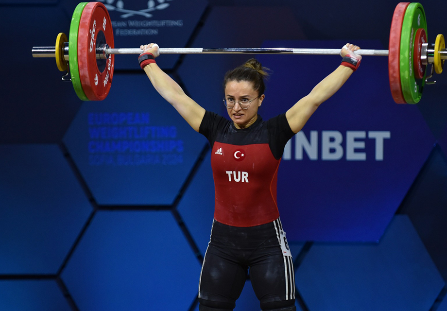 Aysel Özkan'dan Avrupa Şampiyonası'nda bronz madalya