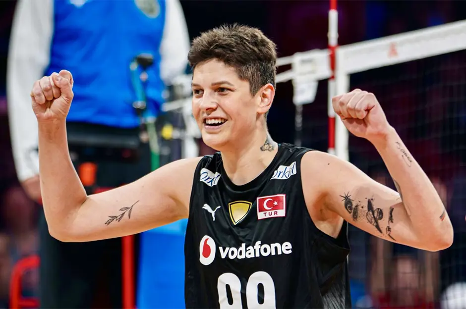Ebrar Karakurt Fenerbahçe'ye mi transfer oluyor? Ali Koç açıkladı