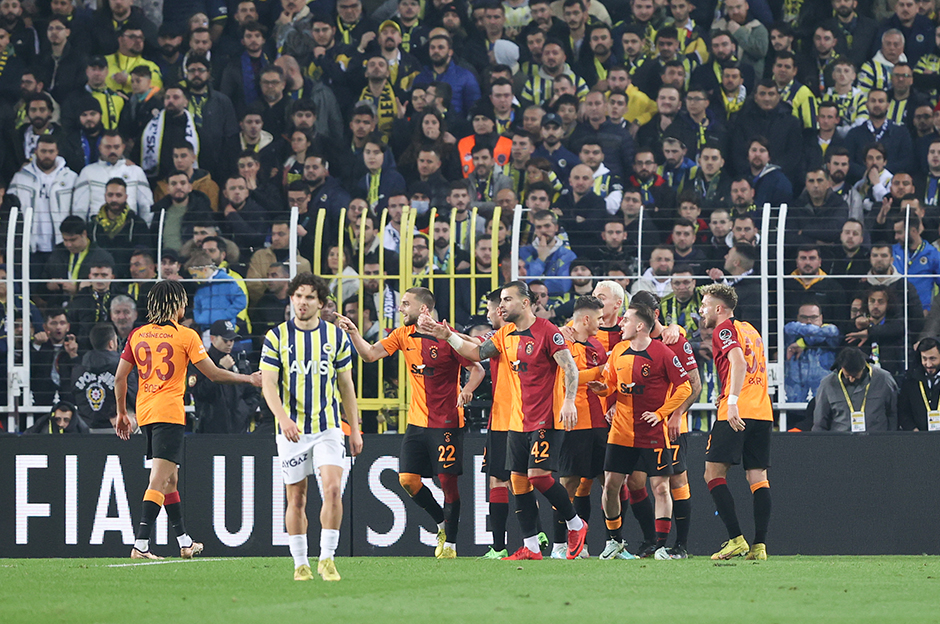 Aslan, Kadıköy'e lider gitti, lider döndü!