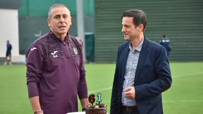 Trabzonspor idmanında Abdullah Avcı'ya yaş kutlaması