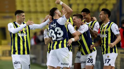 Sivasspor - Fenerbahçe maçı ne zaman, saat kaçta? Sivasspor - Fenerbahçe maçı hangi kanaldan canlı yayınlanacak? İlk 11'ler (Trendyol Süper Lig 33. hafta)