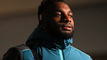 Allan Saint-Maximin'den art arda paylaşımlar