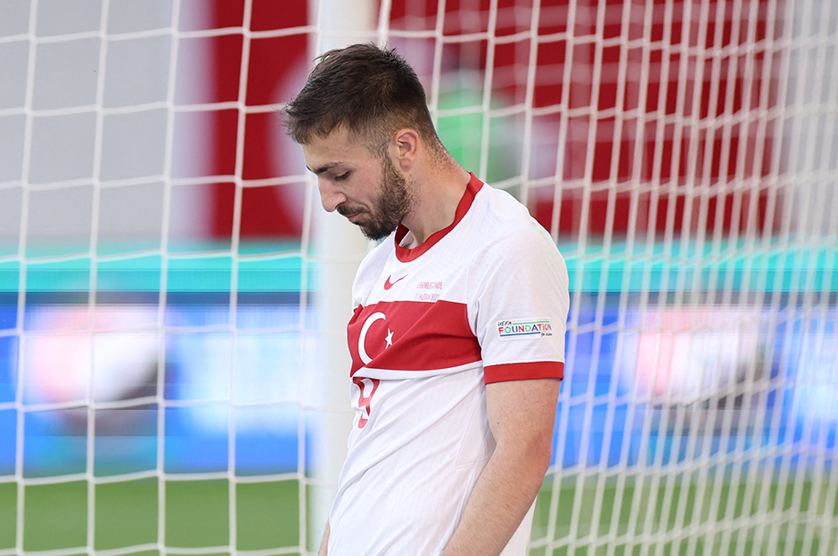 Galatasaray'da Türk operasyonu: Bir orta sahaya, bir forvete