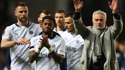 "Rangers'ı yendi ama Ibrox'u yenemedi" | Spor yazarları Fenerbahçe için ne dedi?