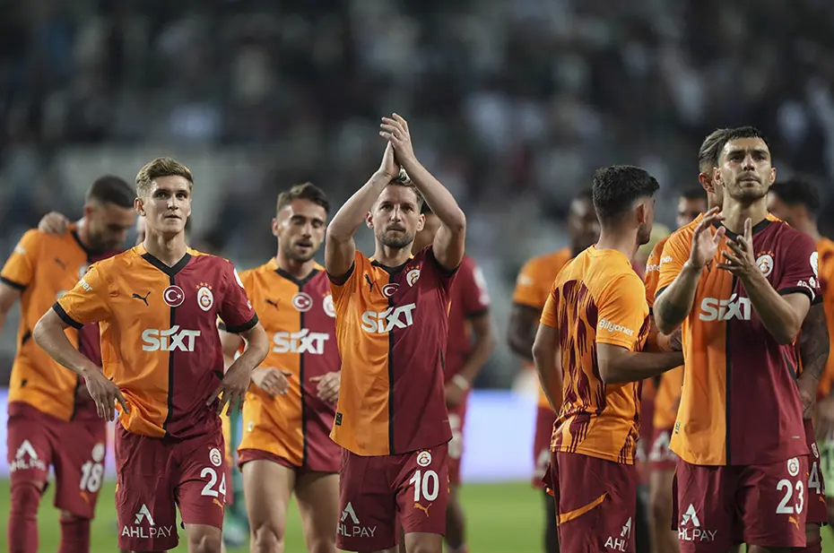 "388 günde 70 maça çıkan adam" | Spor yazarları Galatasaray için ne dedi? - 2 "388 günde 70 maça çıkan adam" | Spor yazarları Galatasaray için ne dedi? - 2