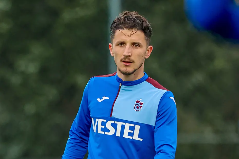 Trabzonspor'da 3 ismin daha bileti kesildi: Sayı 4'e çıkabilir - 4