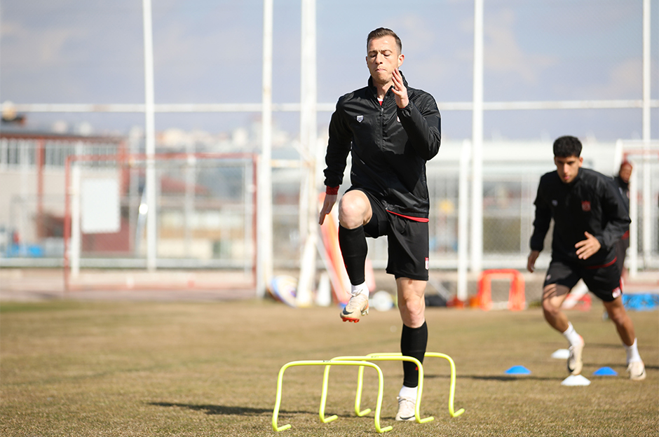 Sivasspor'dan Hakan Arslan'ın sitemli vedasına yanıt