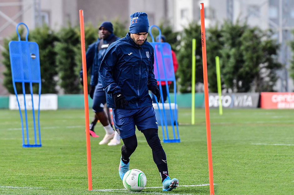 Medipol Başakşehir'in Gent mesaisi başladı