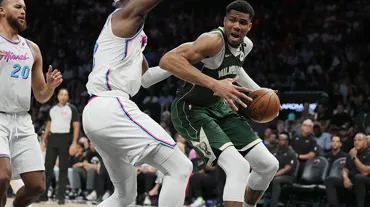 Antetokounmpo'nun üstün oyunu Bucks'a galibiyeti getirdi