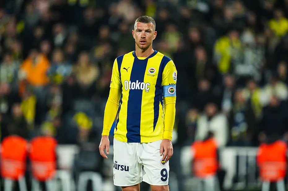 Roma'nın yıldızından Dzeko sözleri: "Bu karşılaştırmanın var olduğunu biliyorum" - 4 Roma'nın yıldızından Dzeko sözleri: "Bu karşılaştırmanın var olduğunu biliyorum" - 4