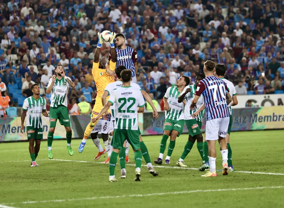 "Sonuç yine sıfır" | Spor yazarları, Trabzonspor'un Avrupa'ya vedasını değerlendirdi - 4 "Sonuç yine sıfır" | Spor yazarları, Trabzonspor'un Avrupa'ya vedasını değerlendirdi - 4