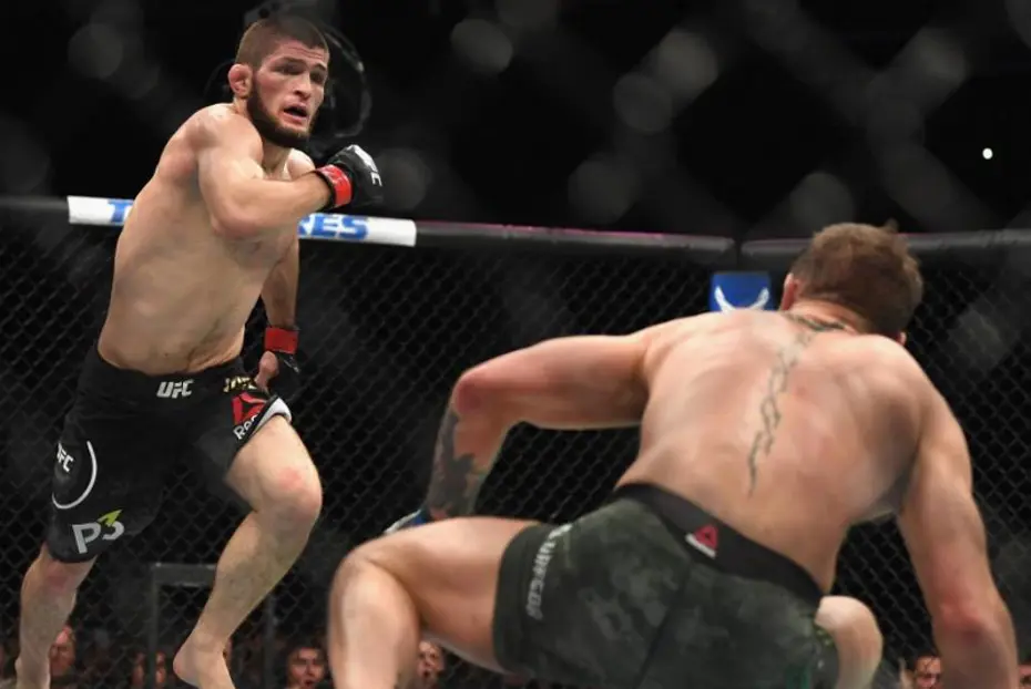 Khabib Nurmagomedov'a uçakta büyük şok: Apar topar indirildi - 6