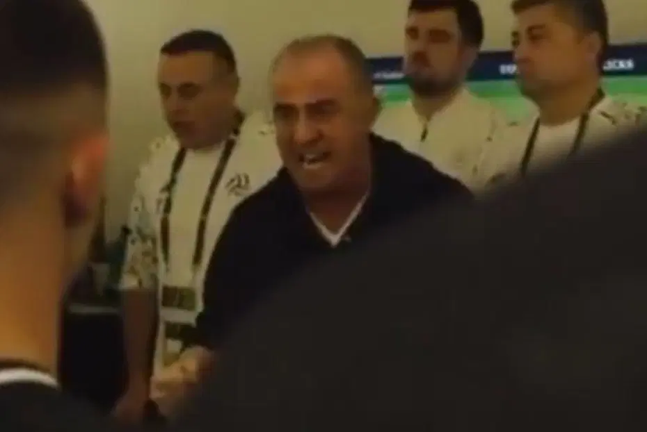 Fatih Terim'in soyunma odasındaki konuşması gündem oldu: "Başlayalım mı buradan?" - 3 Fatih Terim'in soyunma odasındaki konuşması gündem oldu: "Başlayalım mı buradan?" - 3