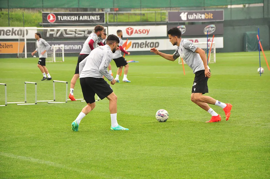 Trabzonspor idmanında üzücü gelişme: Sahayı böyle terk etti - 2