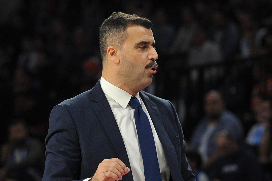 Anadolu Efes Başantrenörü Erdem Can: Sistemimizi inşa etmeye devam ediyoruz